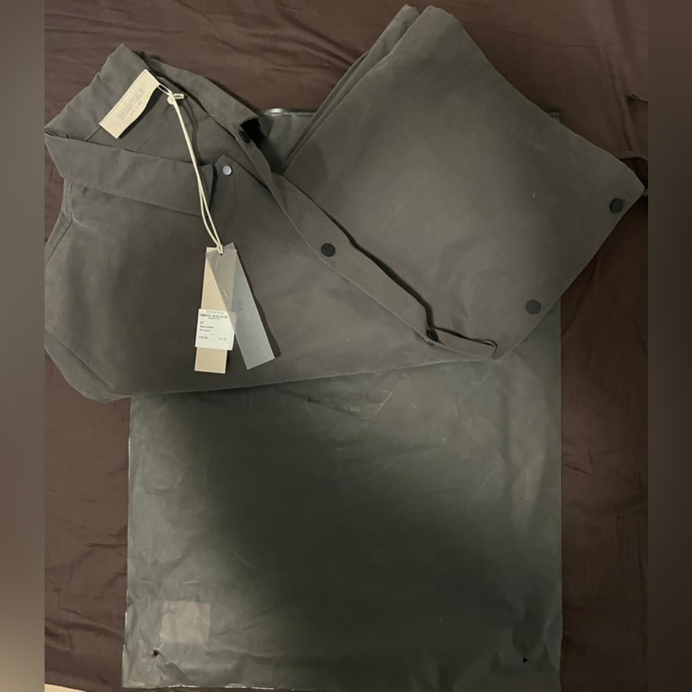 Essentials Shirt - Picture 2 of 4